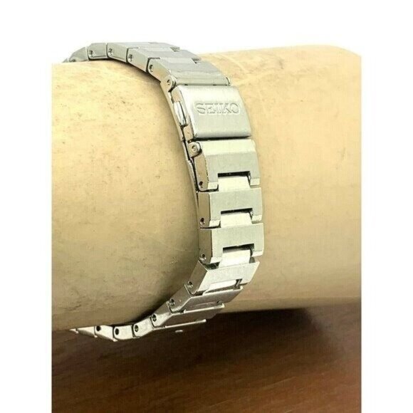 Seiko Women's Watch SUP385 Solar Blue Dial Silver Stainless Steel 28mm - Picture 10 of 14